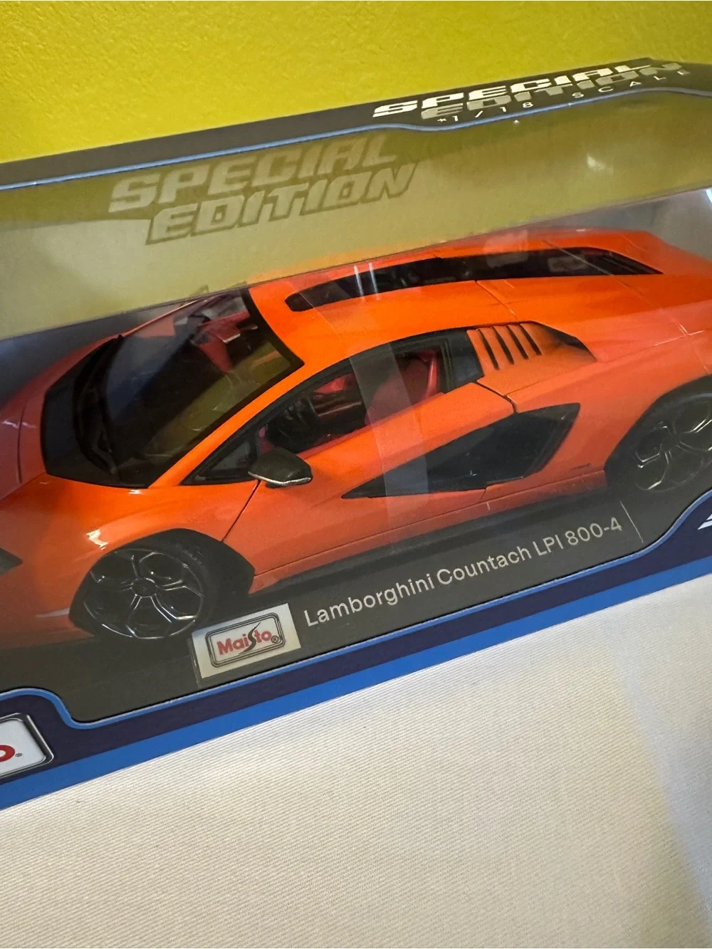 🚗Maisto Special Edition Orange Lamborghini Countach LP800-4 Die-Cast Model